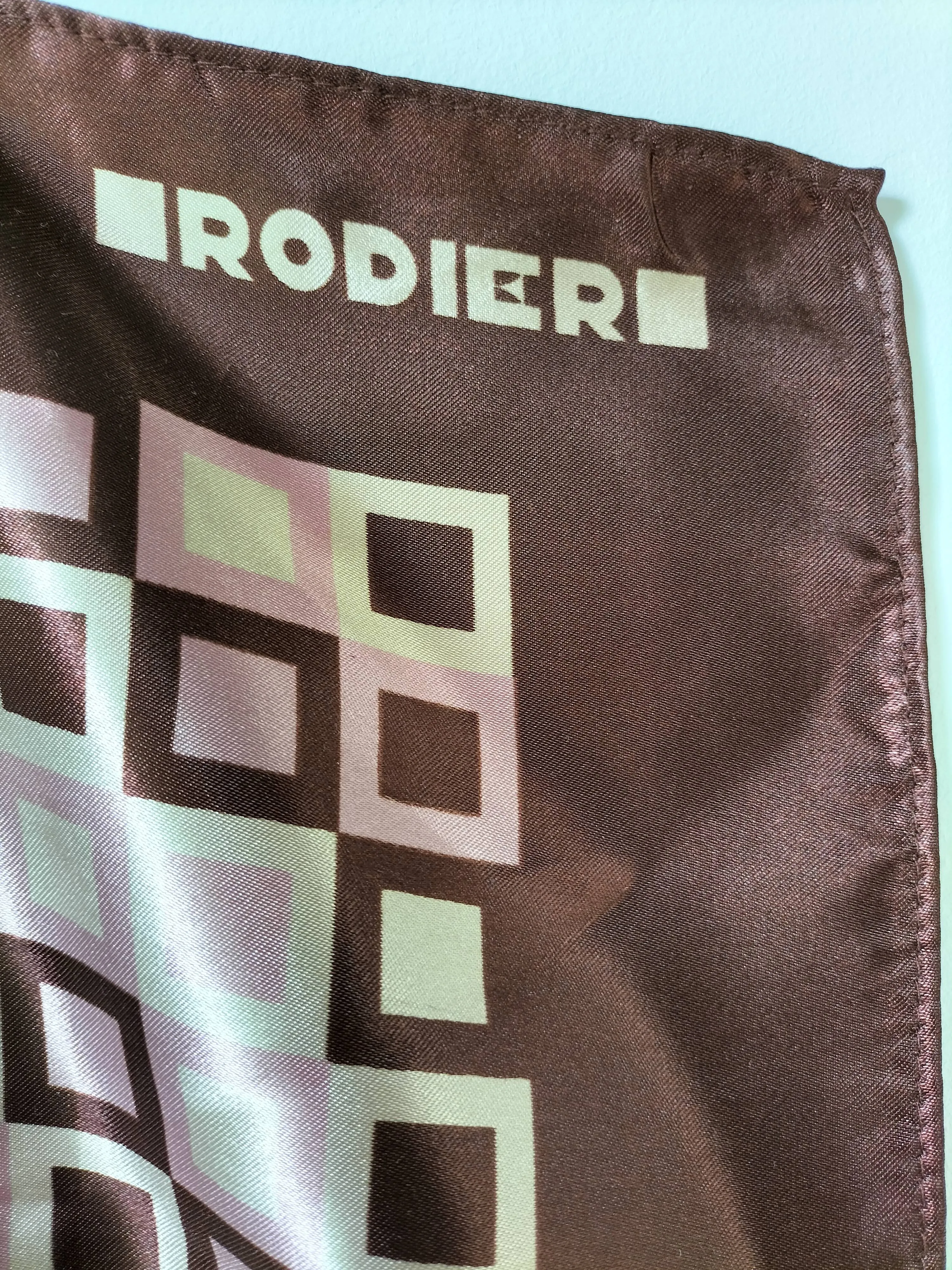 Foulard carré Rodier 